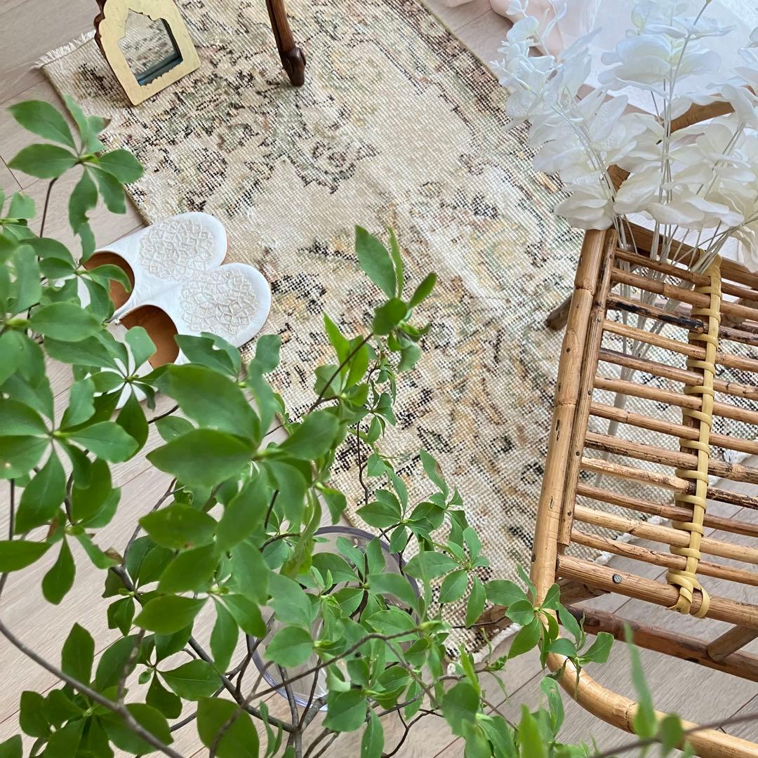 ミルキーベージュ50×100✳︎淡グリーンフラワー　ココア　トルコヴィンテージラグ