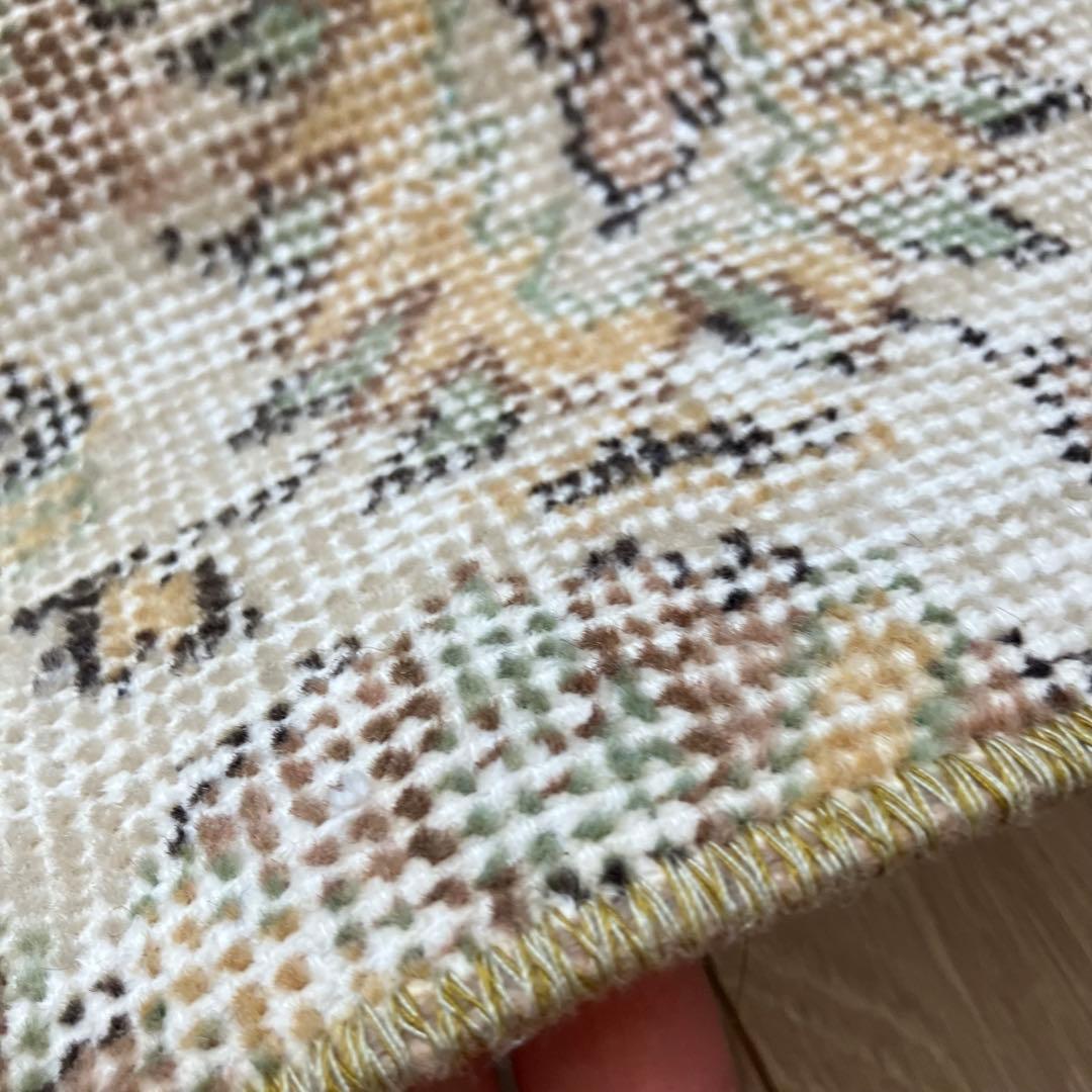 ミルキーベージュ50×100✳︎淡グリーンフラワー　ココア　トルコヴィンテージラグ