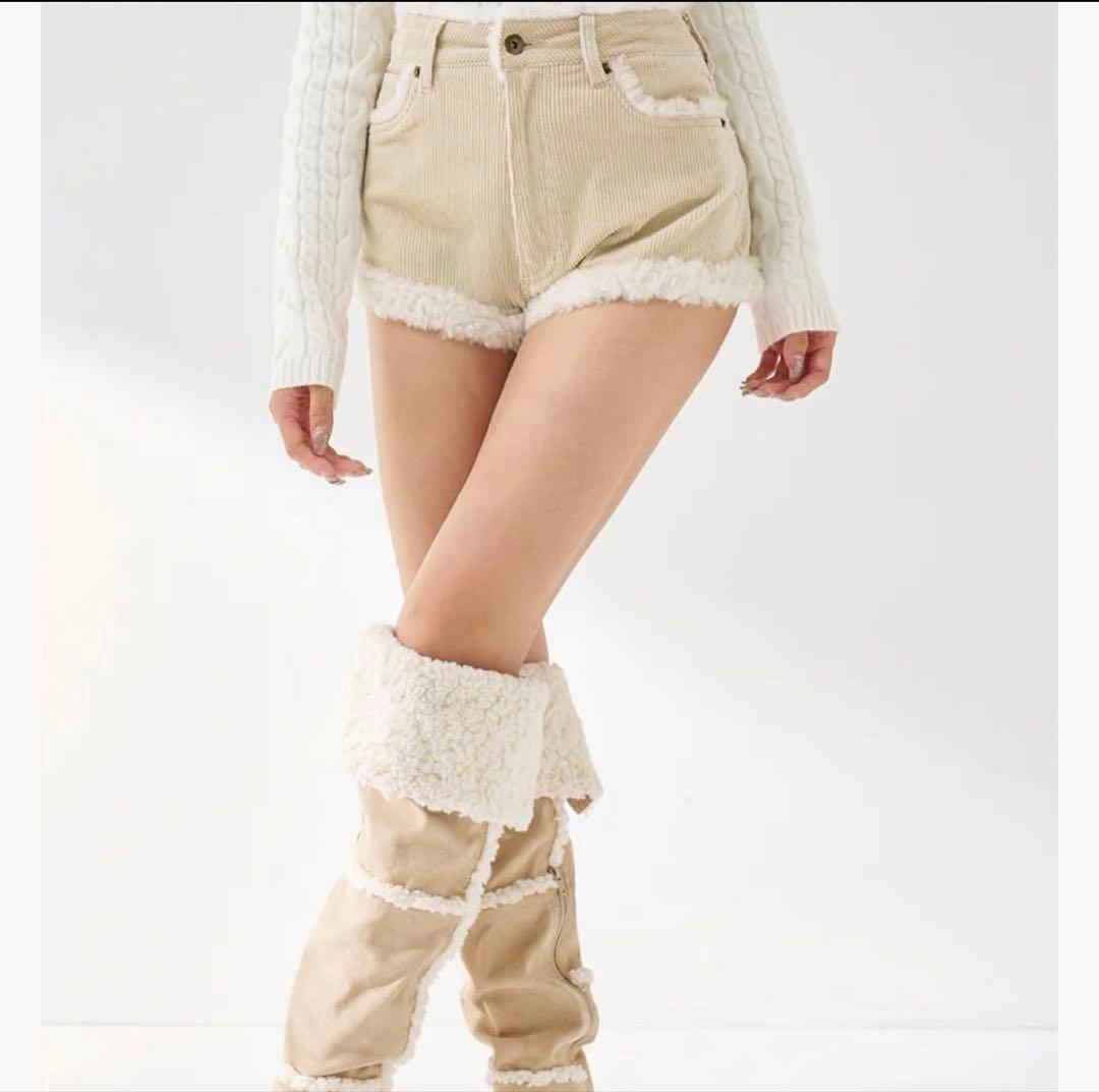 値下げ不可！ Darich ポイントボアコーデュロイショートパンツ IVO M