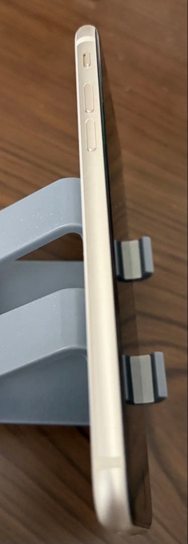 iPhone SE (第3世代) 64GB 本体