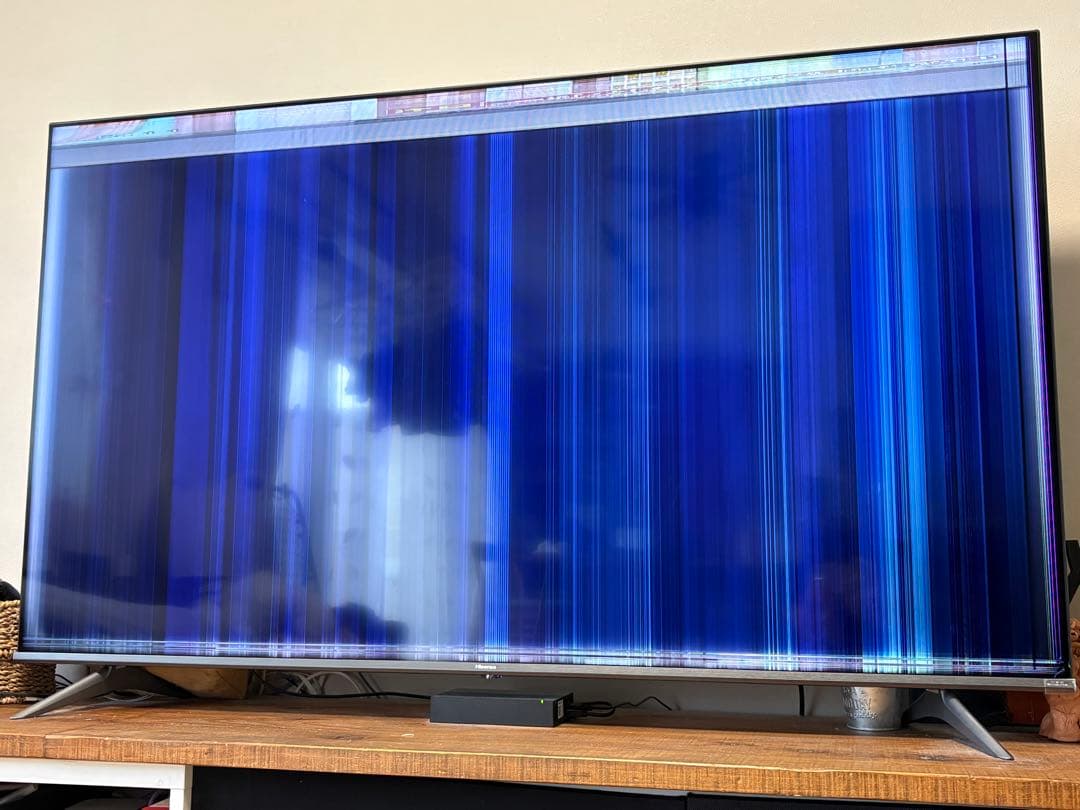 Hisense液晶テレビ 65型　画面ひび割れあり　ジャンク品