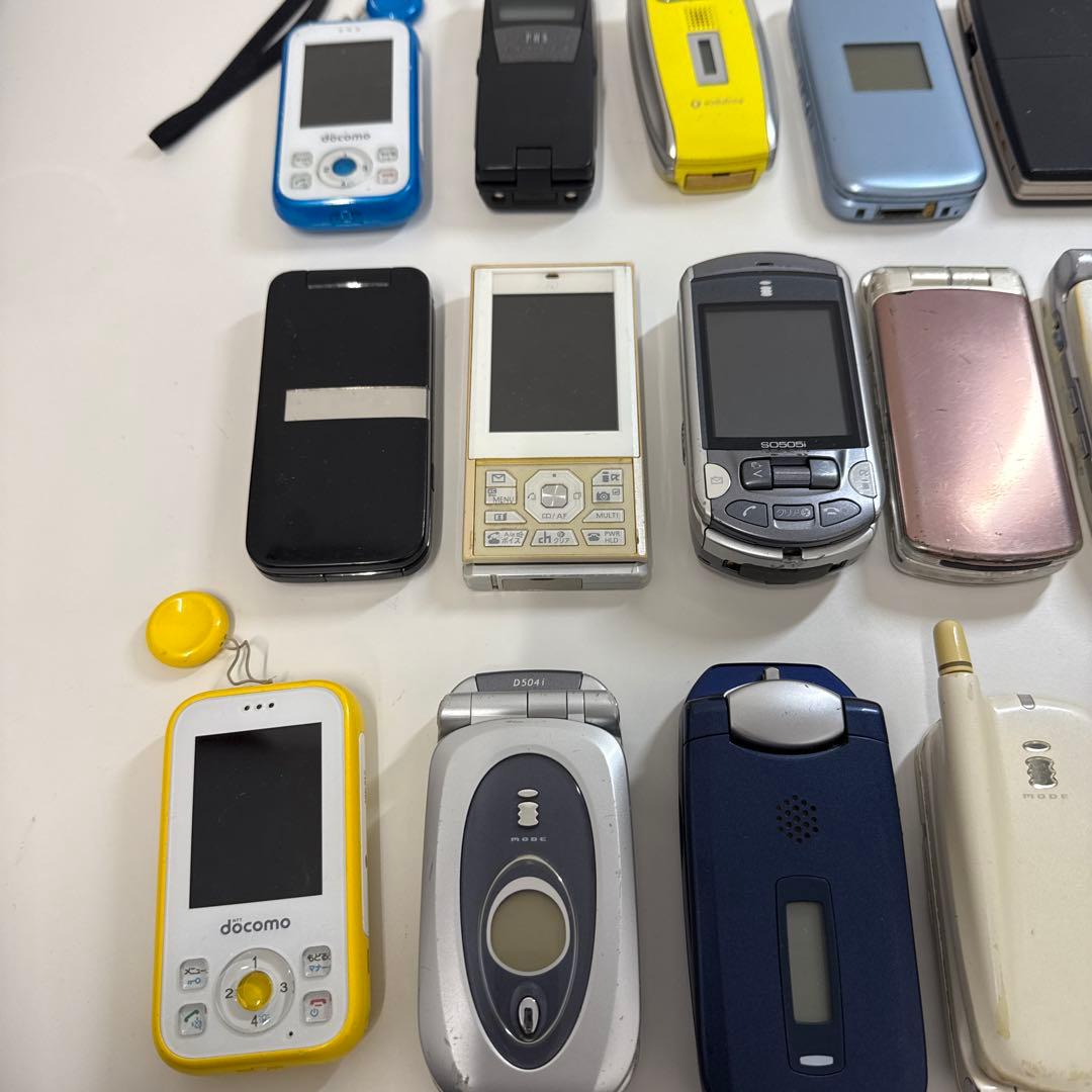 多色折りたたみ携帯電話25個セット　ジャンク