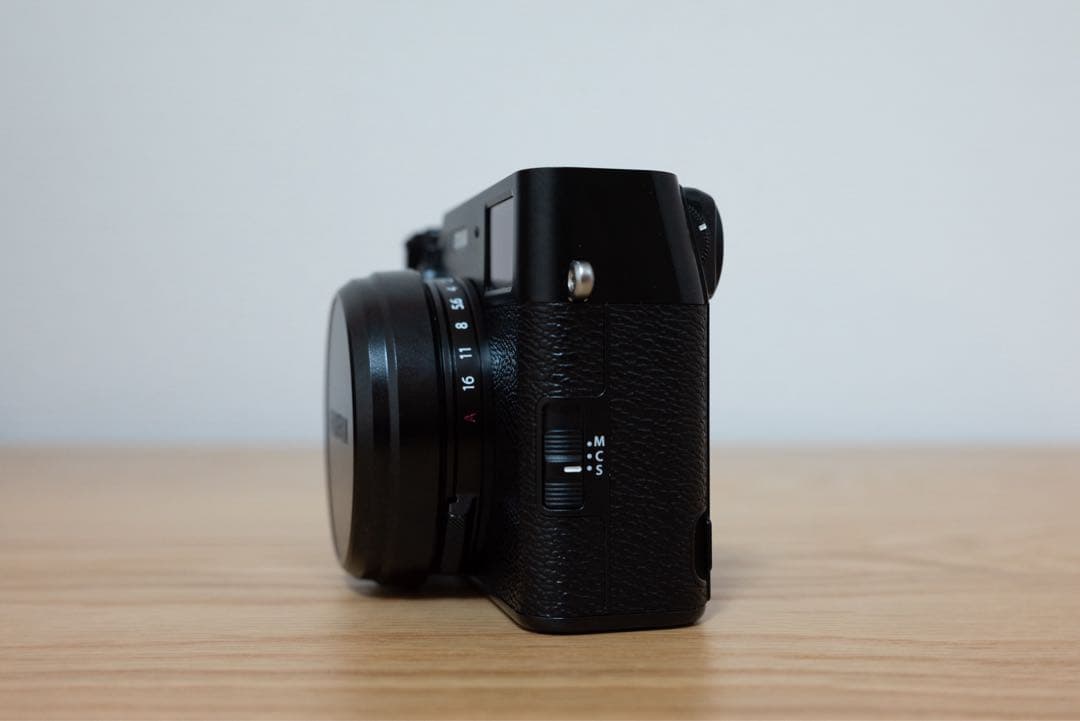 【先月新品購入品】Fujifilm X100VI ブラック　サムグリップ付