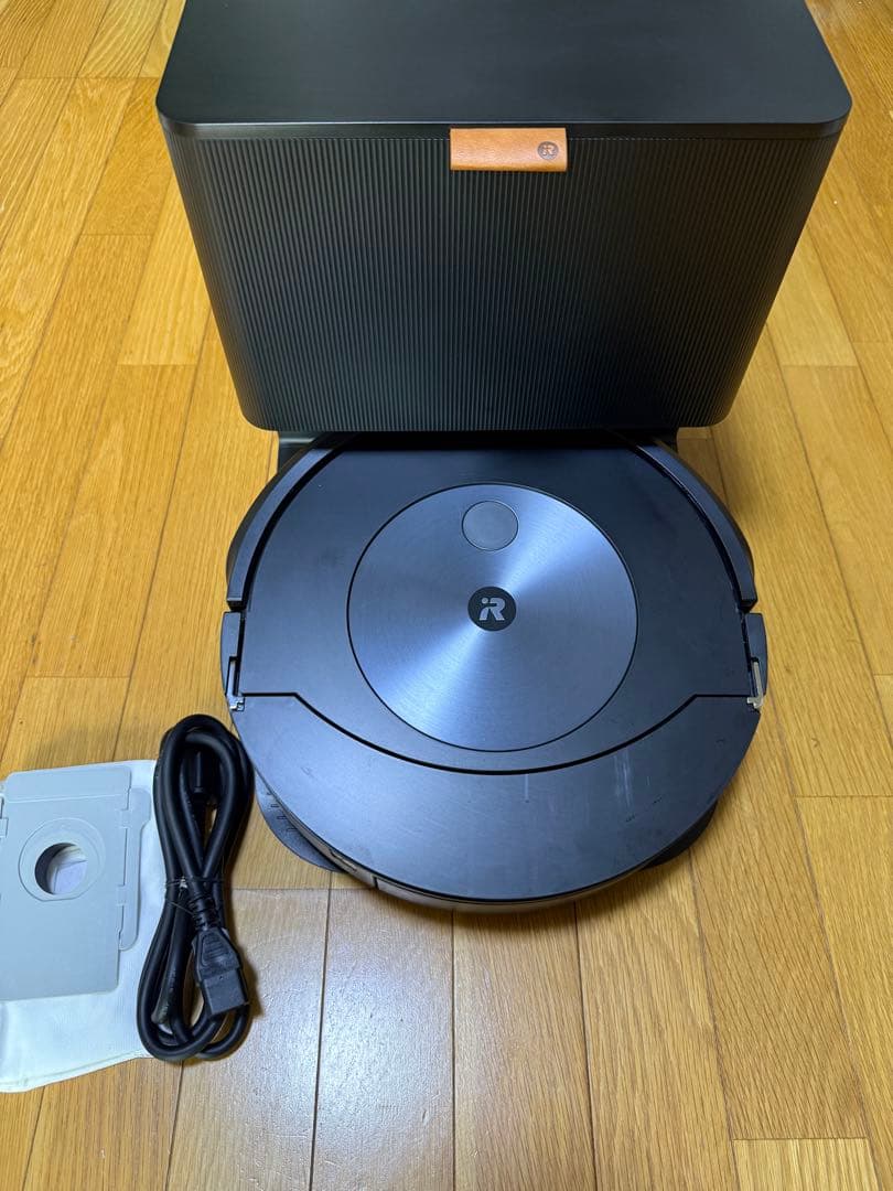 iRobot ロボット掃除機 ルンバ Combo j7+ (掃除機をかけ、拭く)