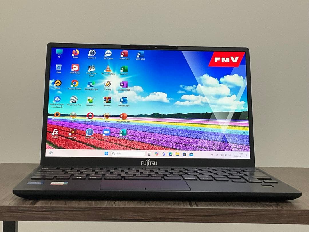 富士通LIFEBOOK U9311（第11世代i7メモリ16GB、Office付