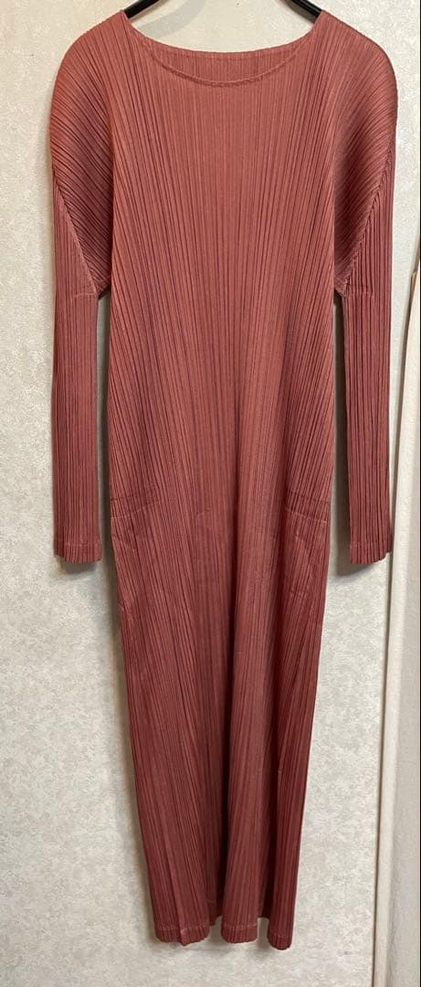 PLEATS PLESE ワンピース 2024年12月