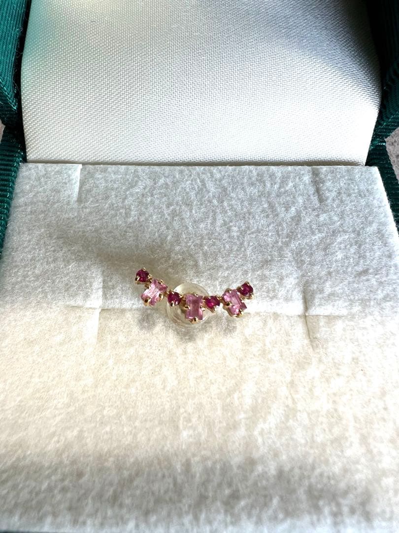 ビズー ピンクサファイア ピアス