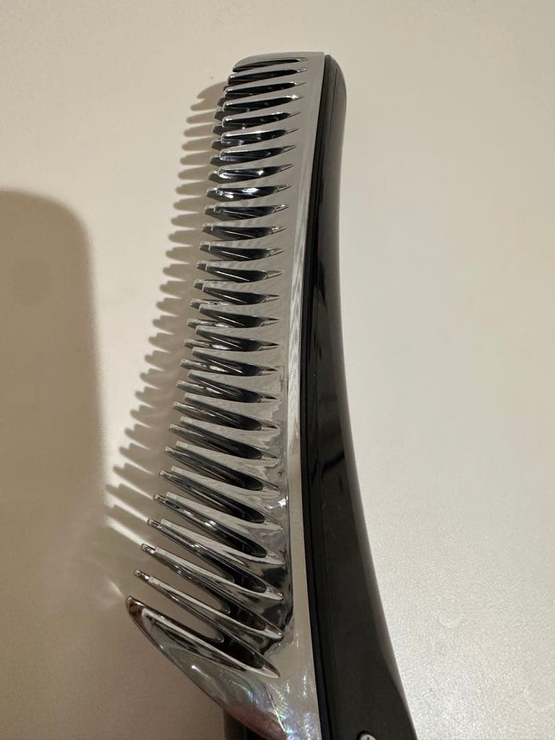 美品　PYR パイラブラッシュ　美顔器　コーム型　新品頭皮セラム　電気ブラシ