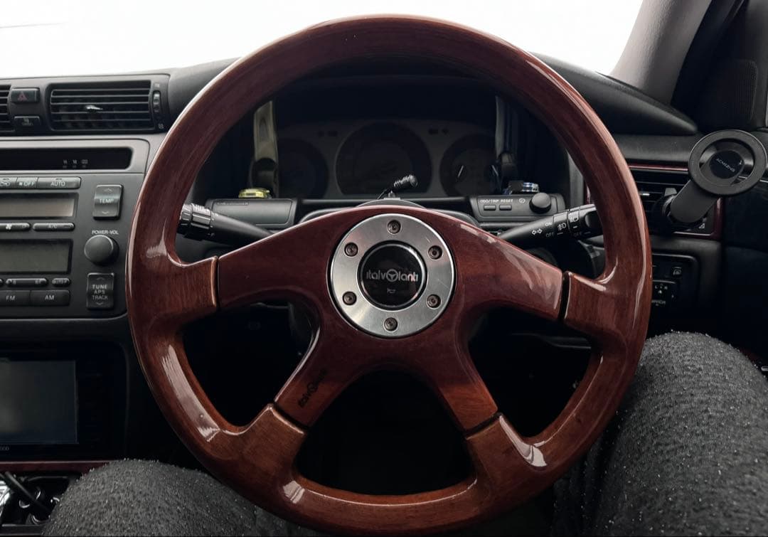 イタルボランテ　4スポーク　ウッドステアリング