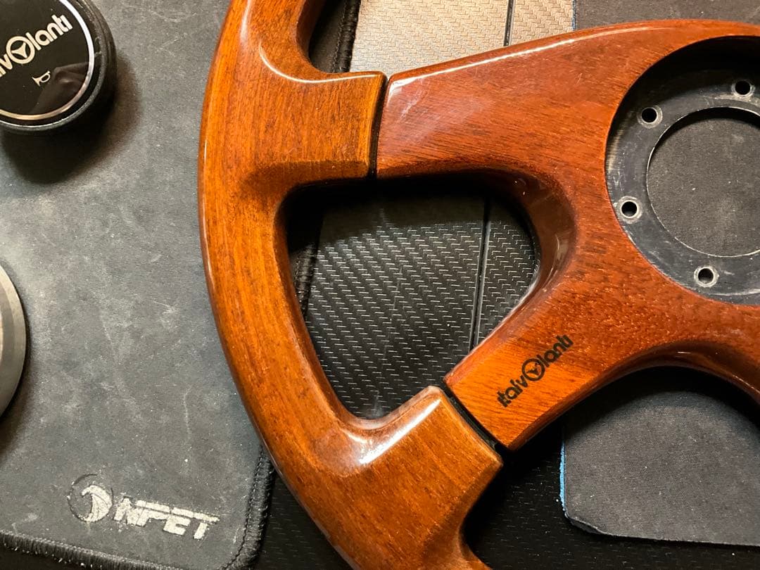 イタルボランテ　4スポーク　ウッドステアリング