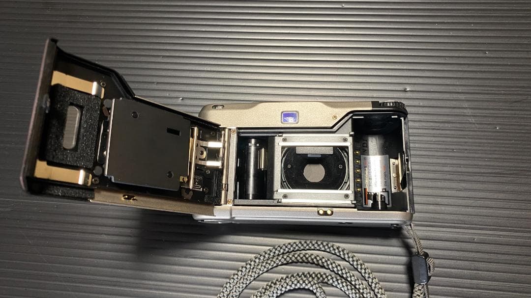 <完動品>　CONTAX T2 コンパクトフィルムカメラ