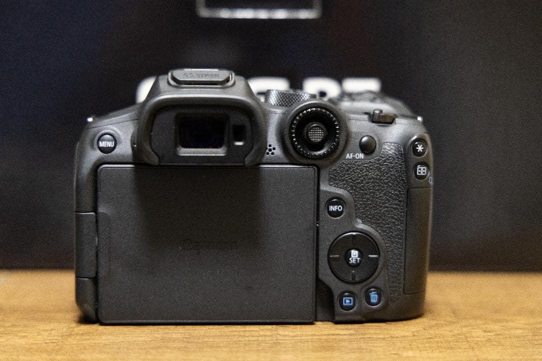 Canon EOS R7 ミラーレスカメラ 本体