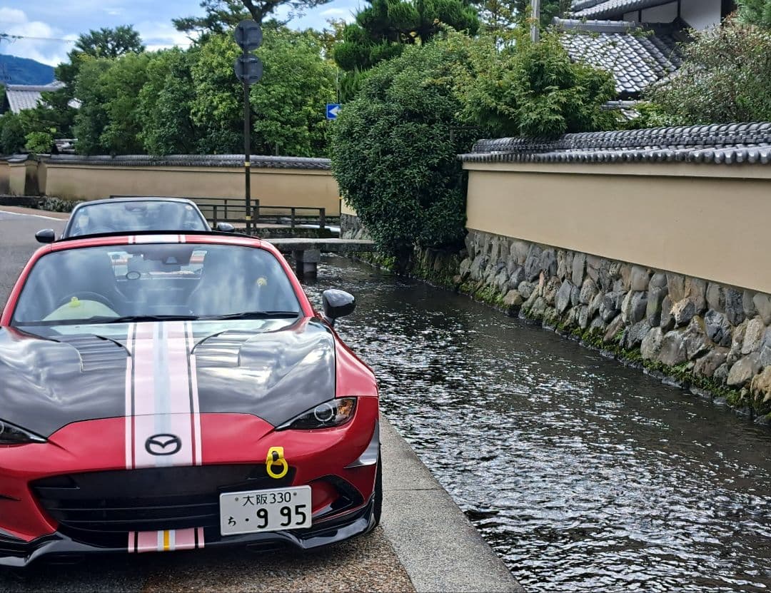 Xmas セールMAZDAND ロードスター左側ナンバープレートオフセットステー