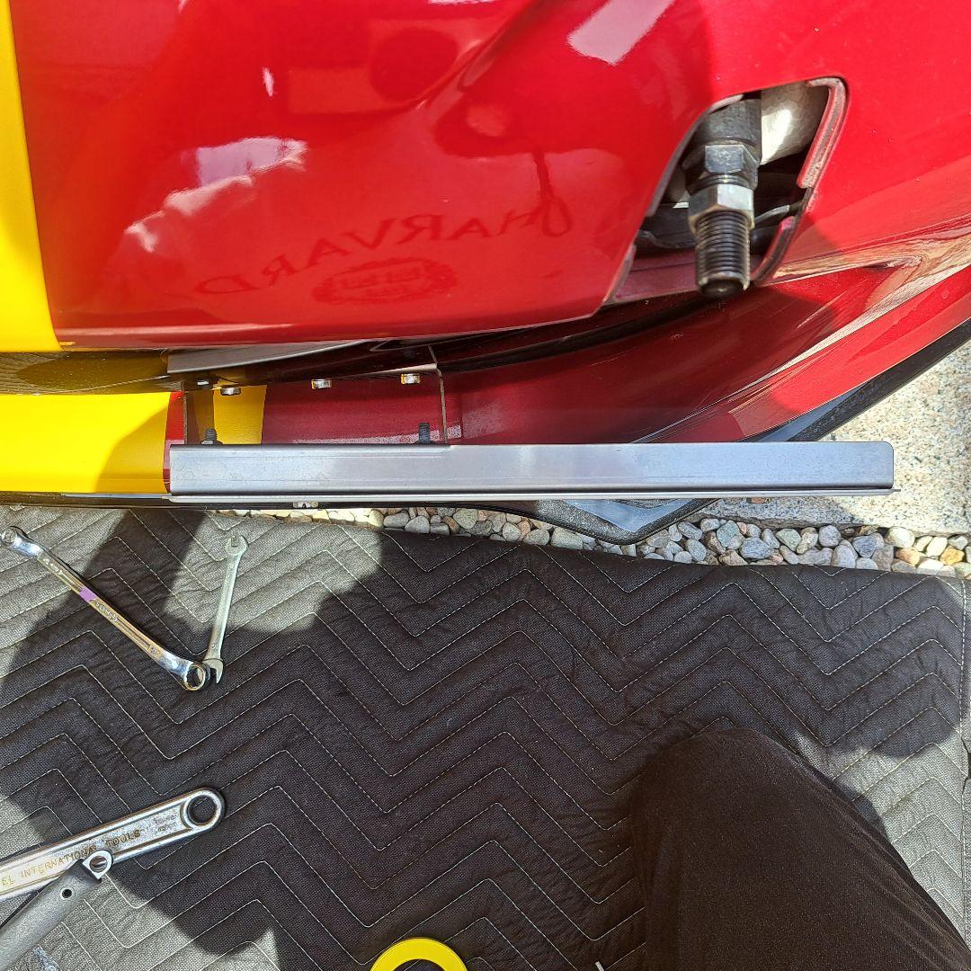 Xmas セールMAZDAND ロードスター左側ナンバープレートオフセットステー