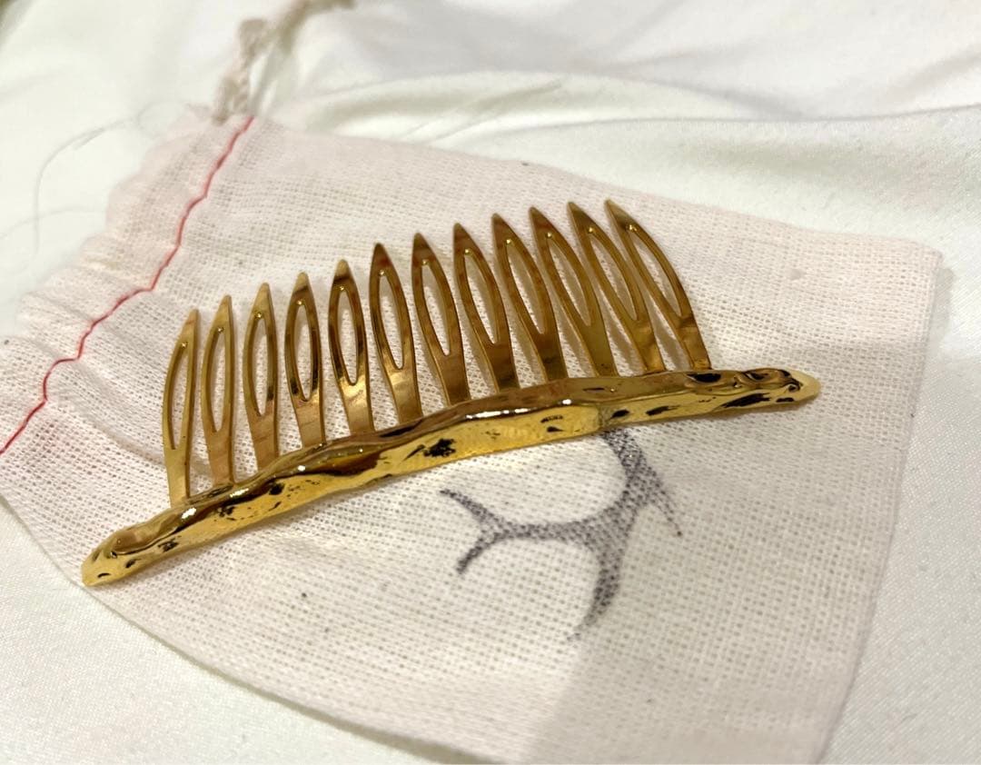 プリュイ ネイキッドショートコーム ゴールド