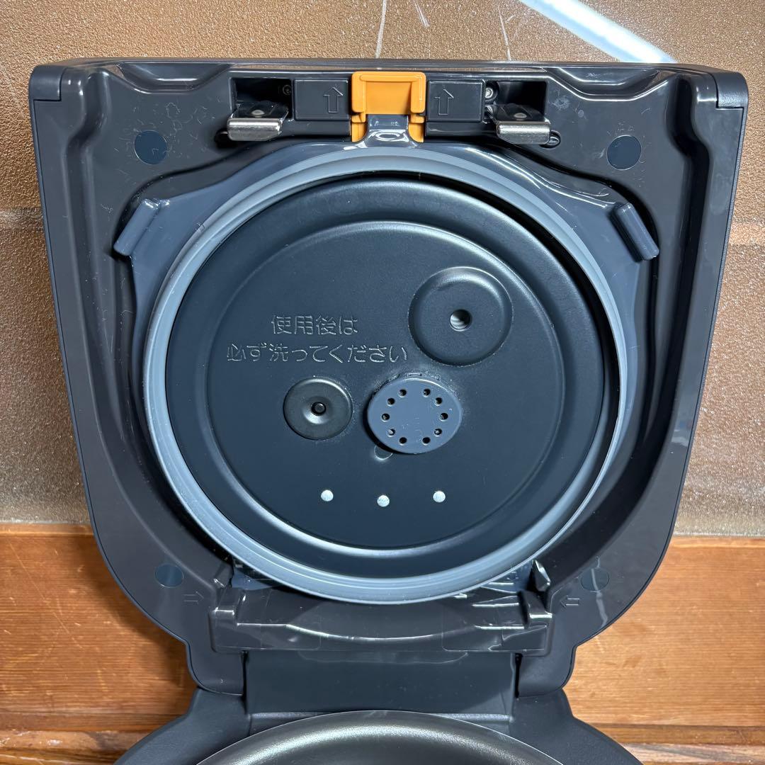 象印ZOJIRUSHI 炊飯器 圧力IH炊飯ジャー 5.5合炊き ブラック黒