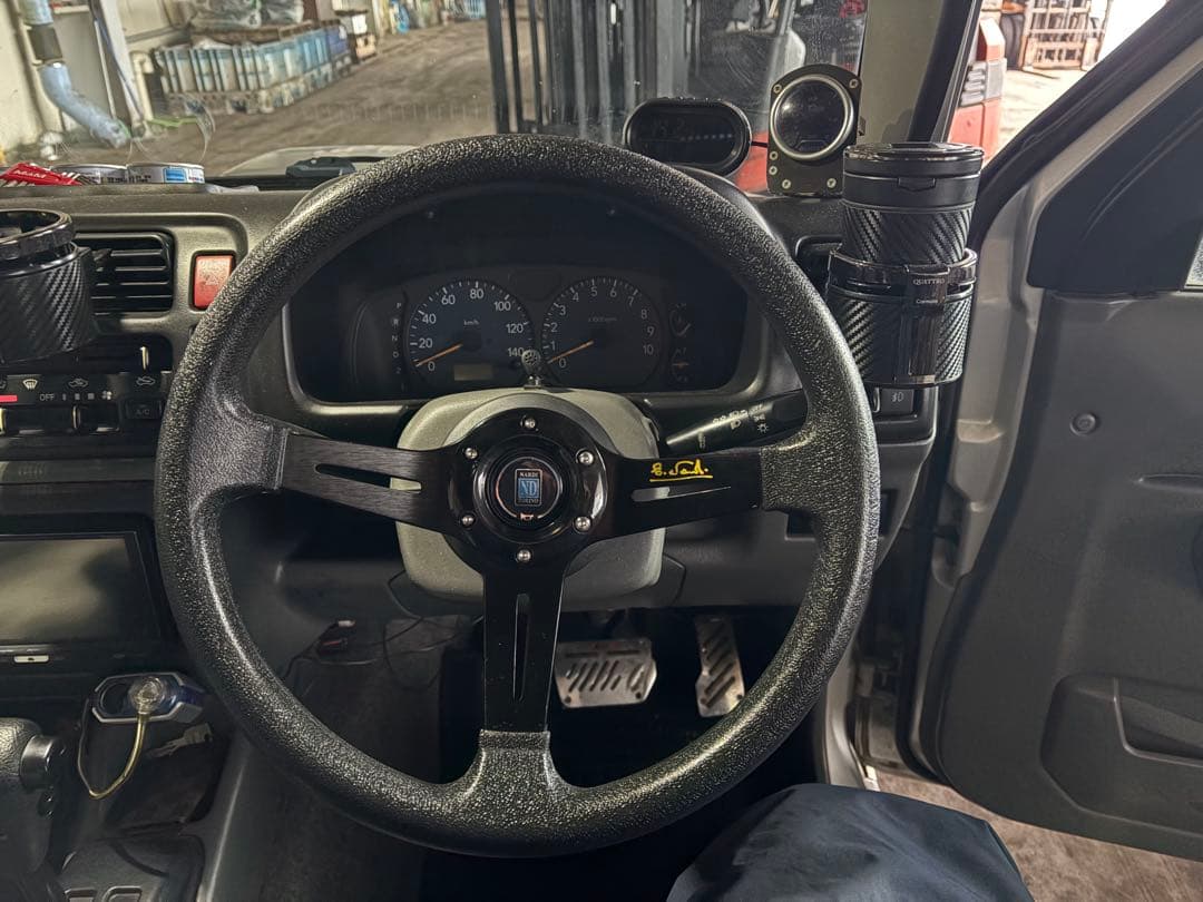 ステアリング14インチ　ほぼ新品