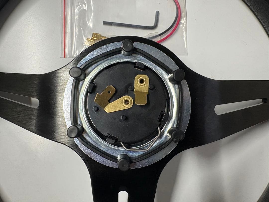 ステアリング14インチ　ほぼ新品