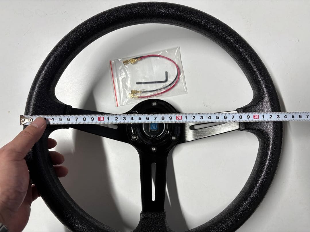 ステアリング14インチ　ほぼ新品