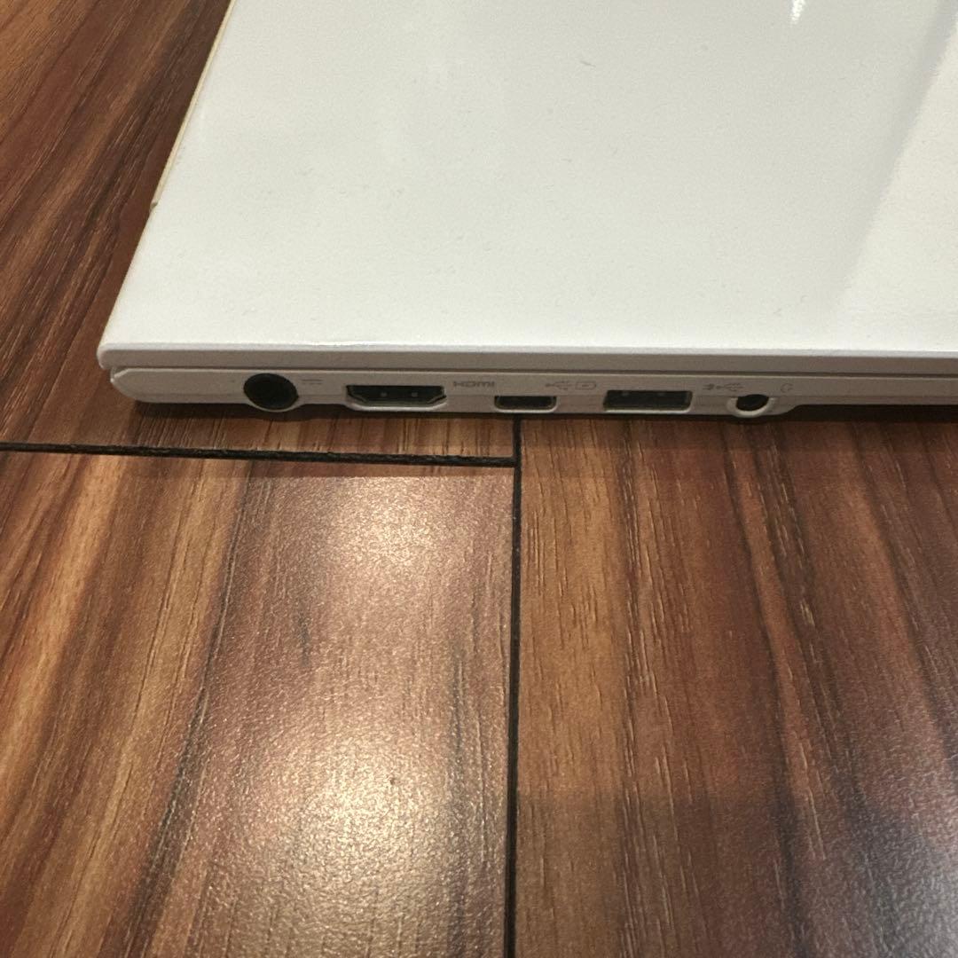 富士通 LIFEBOOK UH75/B3 ホワイト