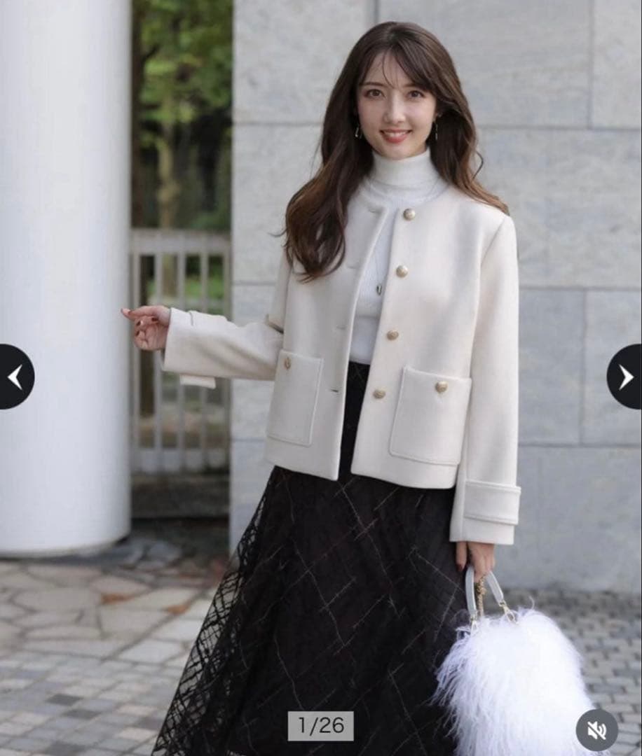 期間限定お値下げ Apuweiser-riche 金釦ノーカラーショートコート