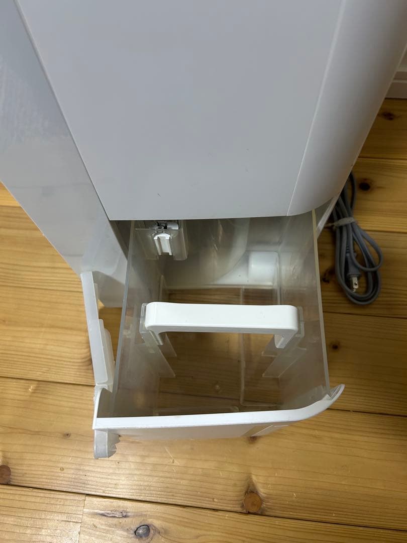 SHARP プラズマクラスター除湿機 CV-J180W 衣類乾燥・消臭機能付き