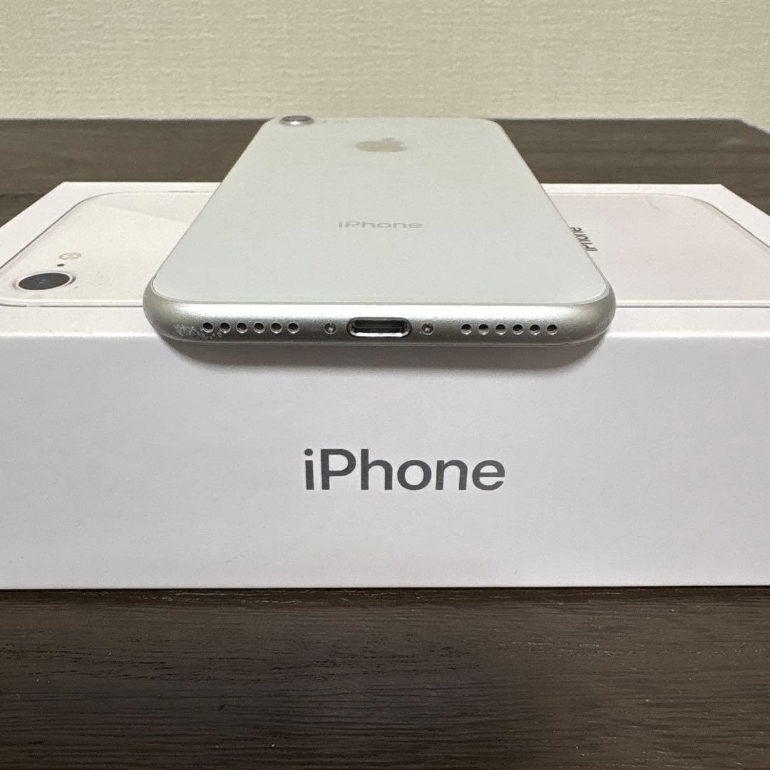 iPhone8 本体 64GB シルバー SIMフリー 初期化済 ロック解除済