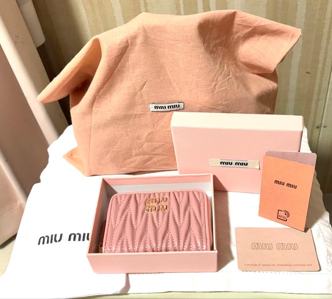【正規品　新品未使用】ミュウミュウ　マテラッセレザー ケース　ピンク