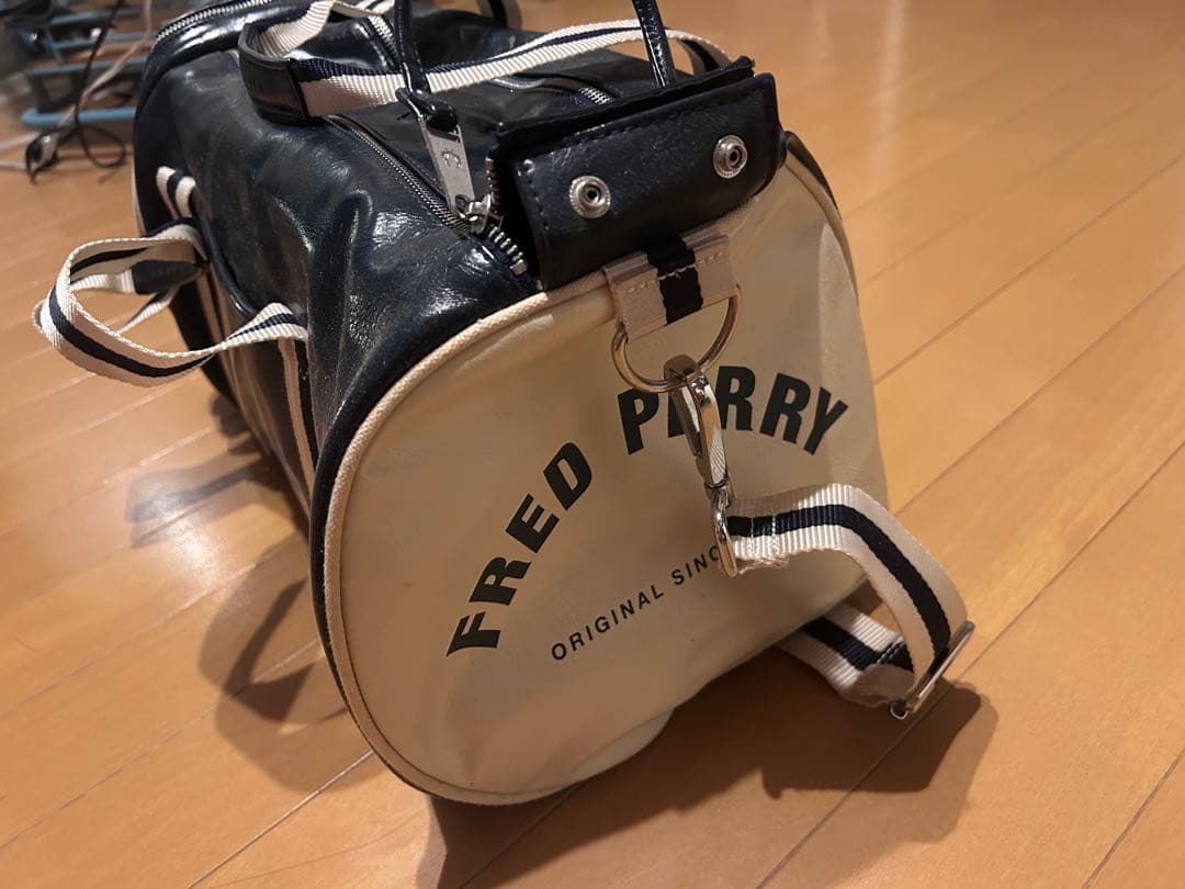 FRED PERRY ドラムバッグ ブラック