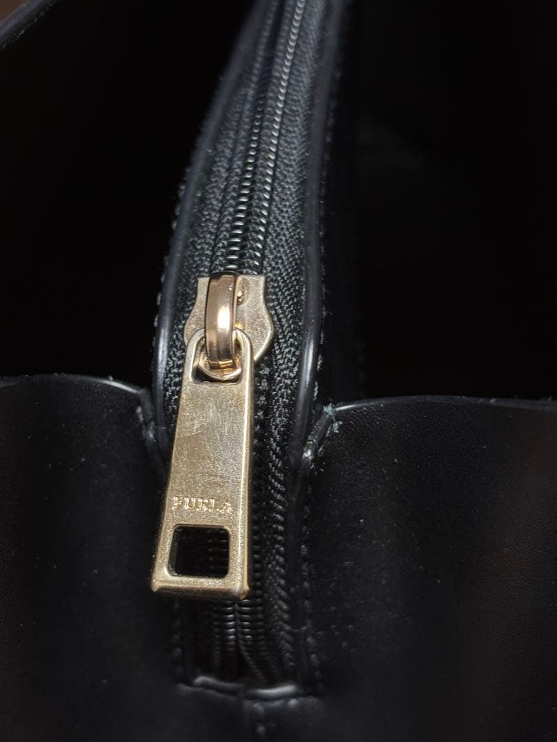 【美品】美品】FURLA フルラ トートバッグ 黒 A4収納可能 ビジネス 通勤