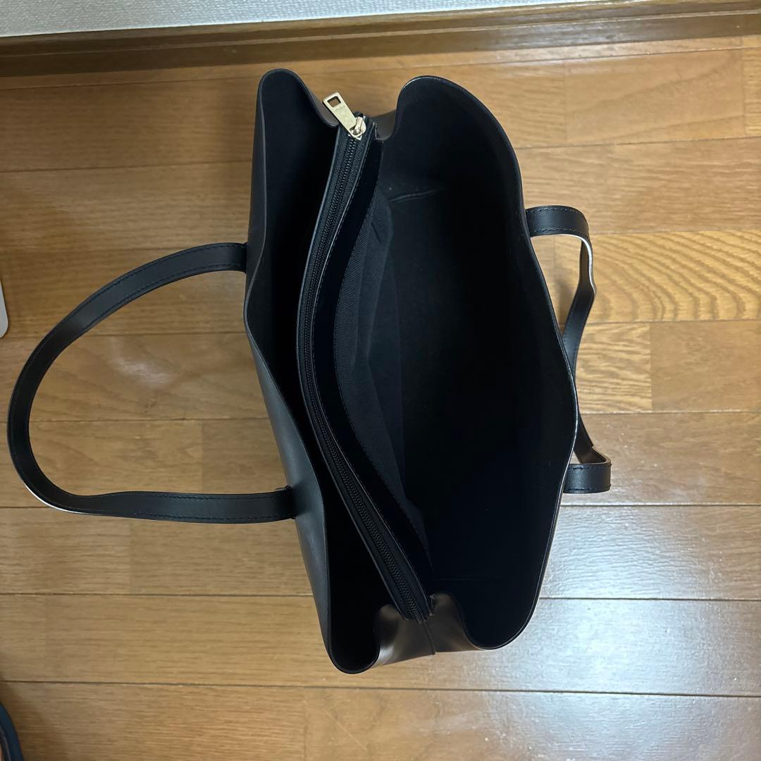 【美品】美品】FURLA フルラ トートバッグ 黒 A4収納可能 ビジネス 通勤