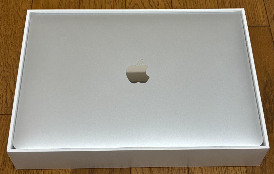 美品　MacBook air M1 (2020) 8GB 256GB 付属品付き