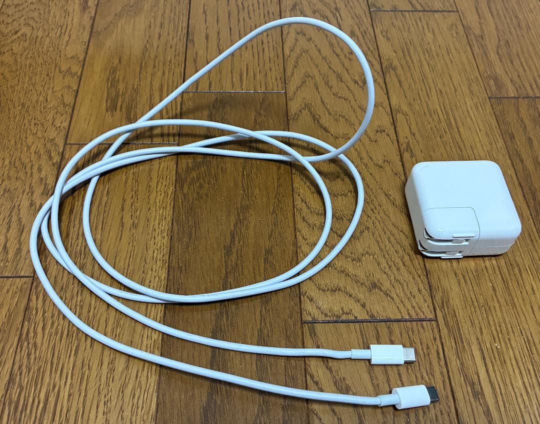 美品　MacBook air M1 (2020) 8GB 256GB 付属品付き