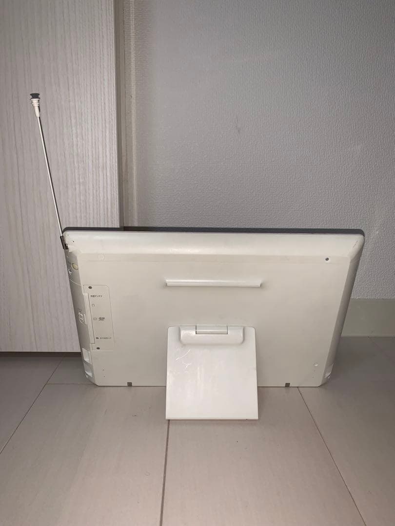 【値下】パナソニック　ビエラ　ポータブル地上デジタルテレビ　SV-ME7000