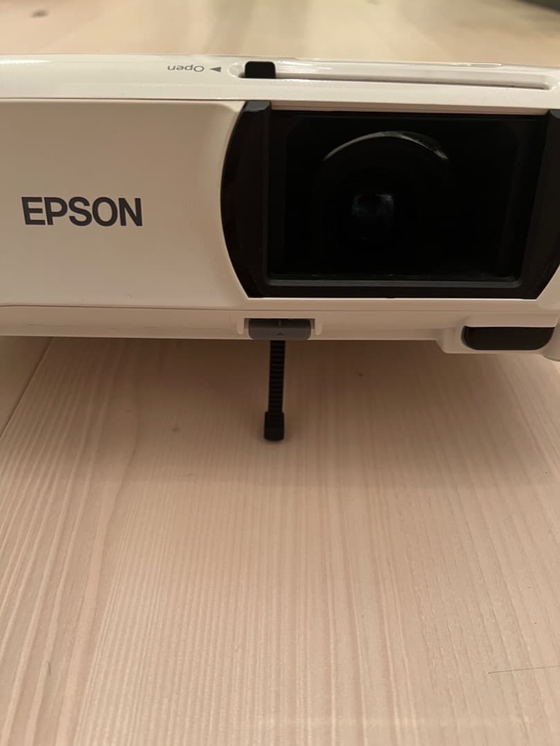 EPSON ホームプロジェクター フルHD 1080p 1060