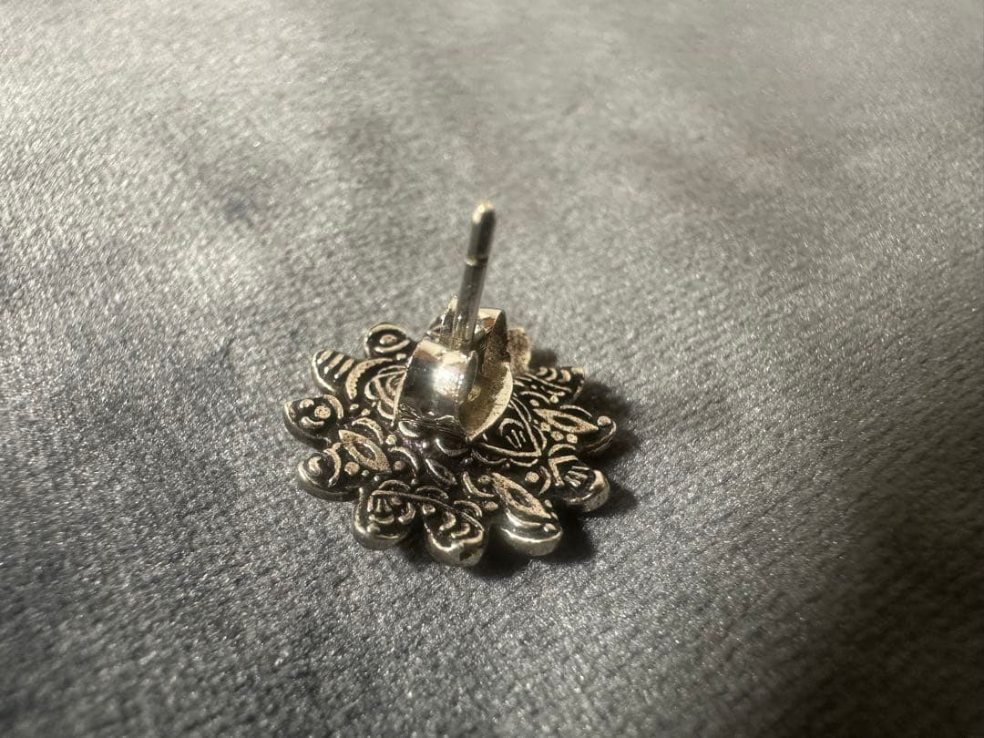 IY GUCCI ピアス　片耳　傷汚れあり　中古　箱無し