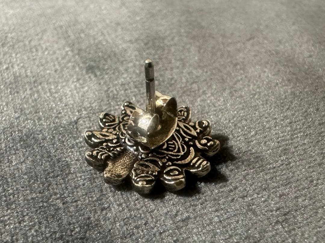 IY GUCCI ピアス　片耳　傷汚れあり　中古　箱無し