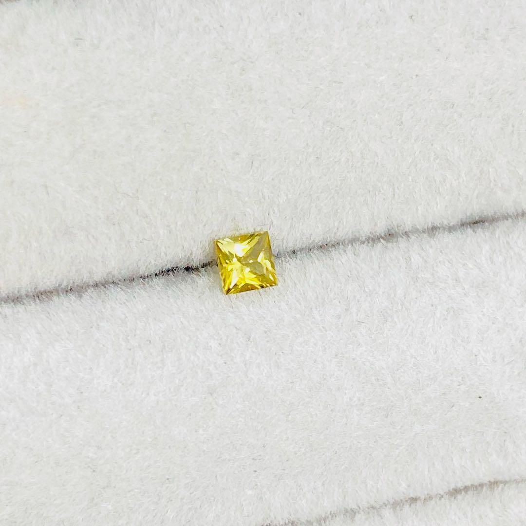 天然石　カナリートルマリン