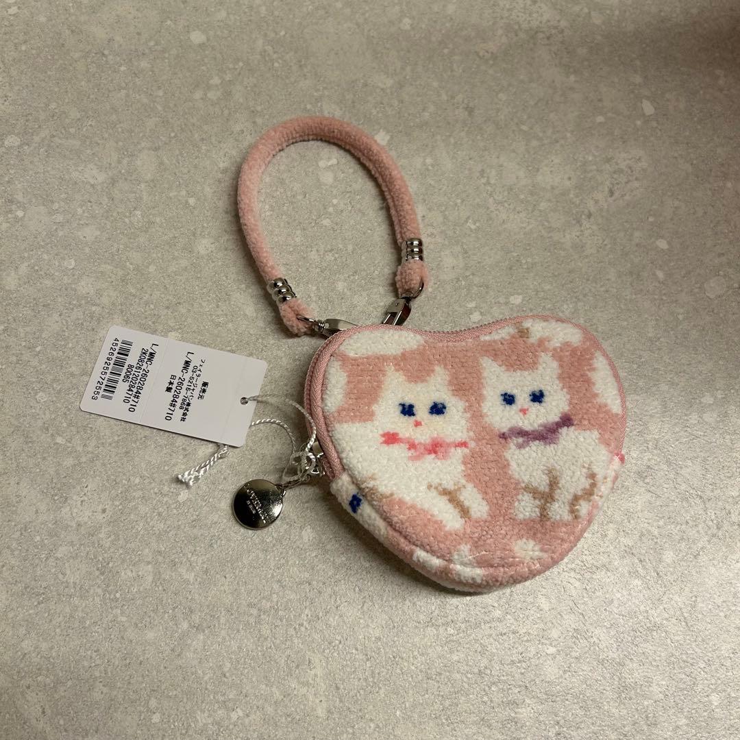 新品タグ付き　フェイラー　FEILER モフモフネコチャン　ハート型ポーチ