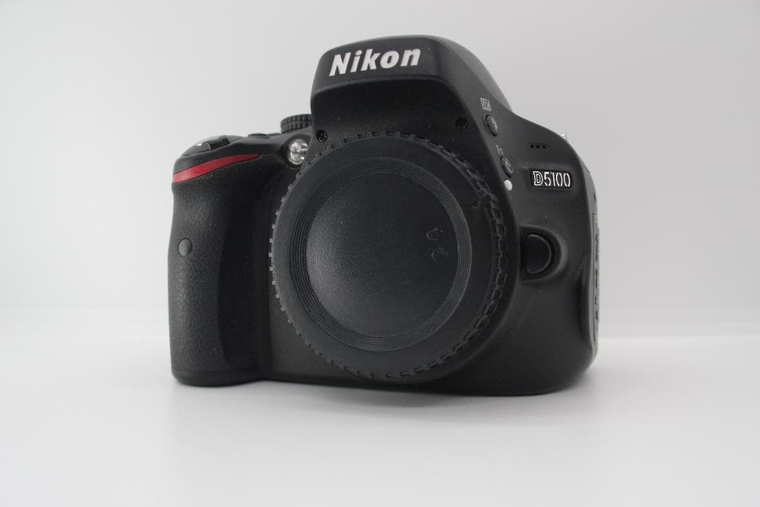 （美品）　NIKON ニコン　D5100 純正バッテリー　純正充電器付き　動作品