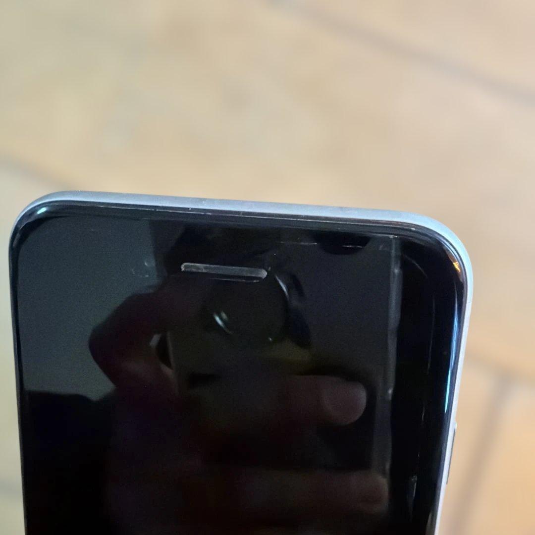 iPhone SE 第3世代　バッテリー84%