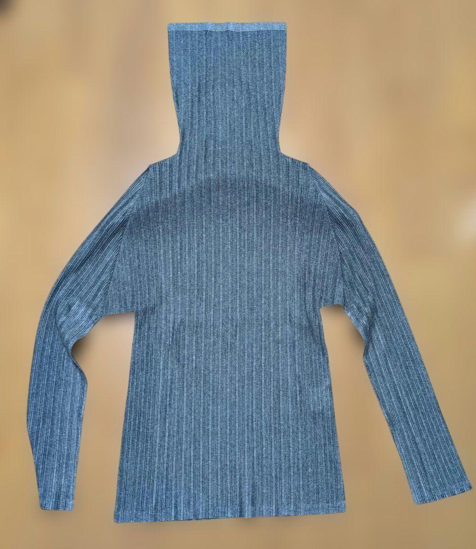 プリーツプリーズ　グレー　長袖ハイネック　カットソー　サイズ3