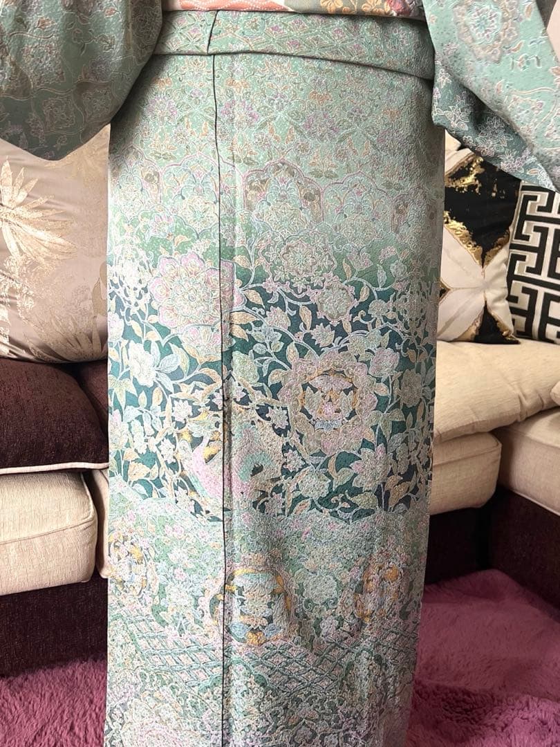 P様　ご成約です くすみカラーの更紗訪問着