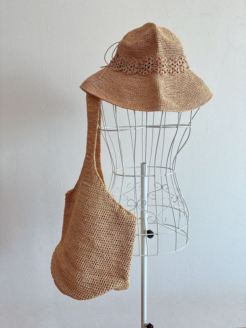 HELEN KAMINSKI ラフィアバッグ　ベージュ