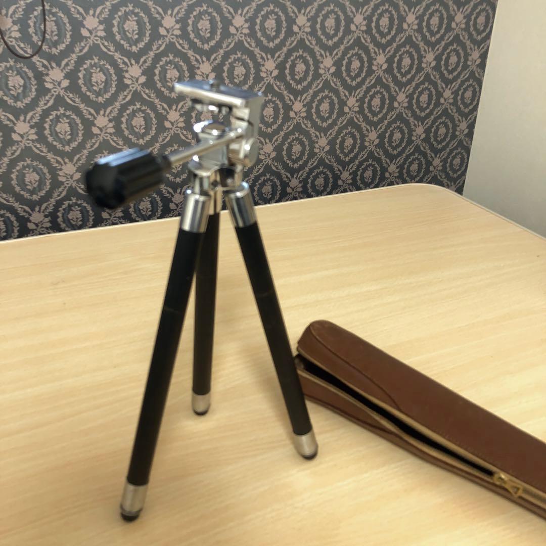 ジャンク品　カメラ3台と三脚(MINOLTAとYASHICAFLEXと？)