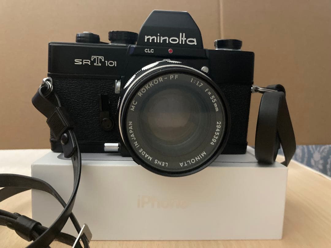 ジャンク品　カメラ3台と三脚(MINOLTAとYASHICAFLEXと？)