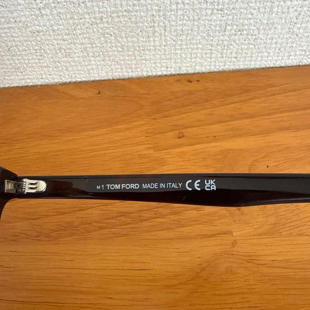 【美品】トムフォード サングラスTOMFORD TF1122-D 52E