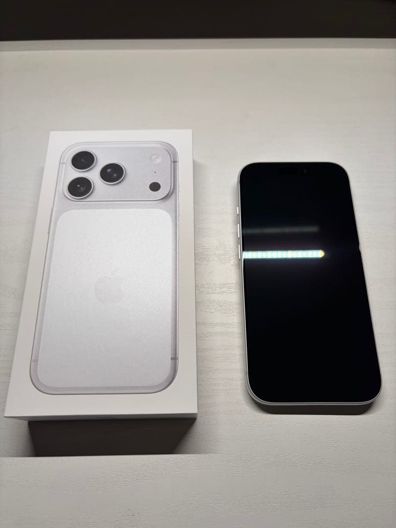 Apple iPhone 17 Pro シルバー 本体 256GB