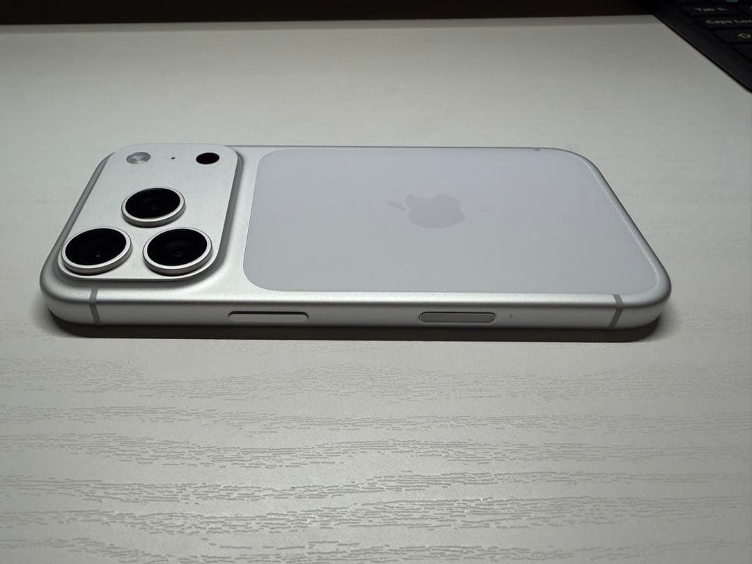 Apple iPhone 17 Pro シルバー 本体 256GB