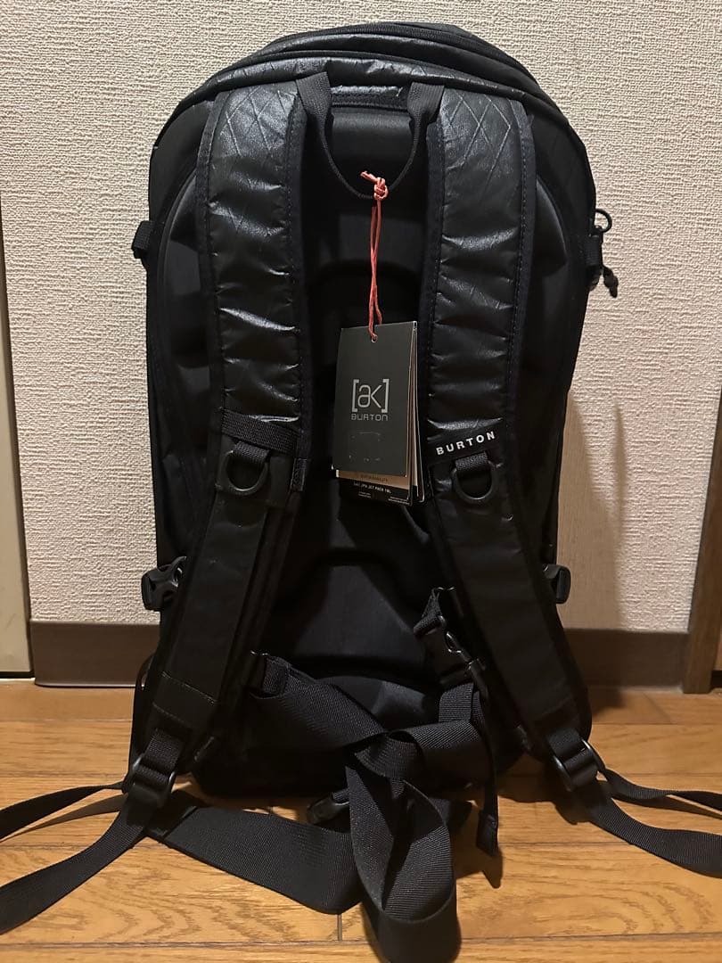 burton ak457 backpack jet 18L 未使用